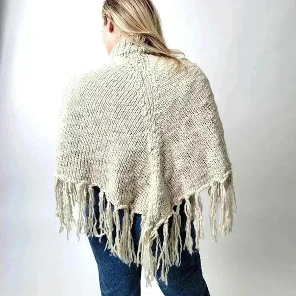Cejon Cream Colored Fringe Tassel Poncho Shaw - Picture 2 of 8